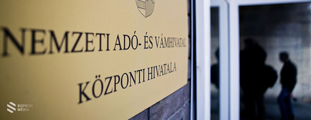 Éjfélig lehet még módosítani az SZJA-bevallás tervezetet és rendelkezni az 1+1 százalékról