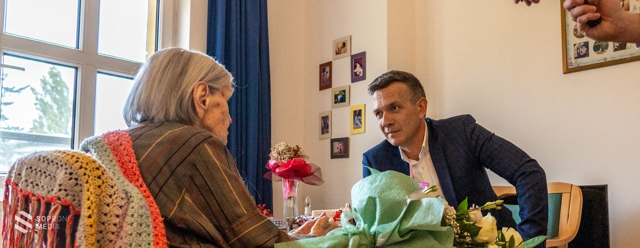 Isten éltesse Klári nénit, Sopron legidősebb polgárát!