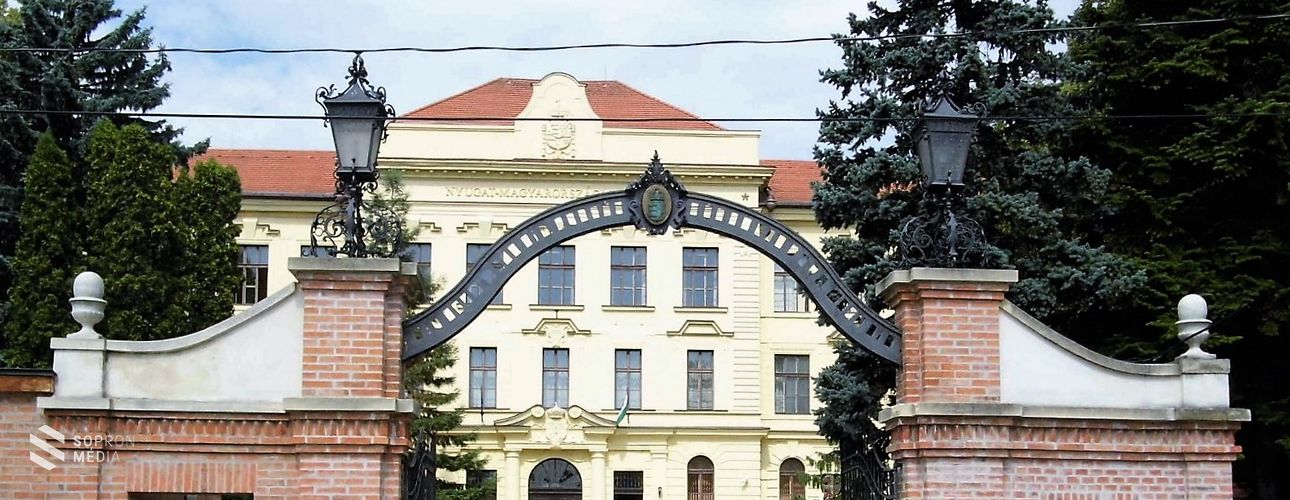 106 ezer felvételiző várja a ponthatárokat 