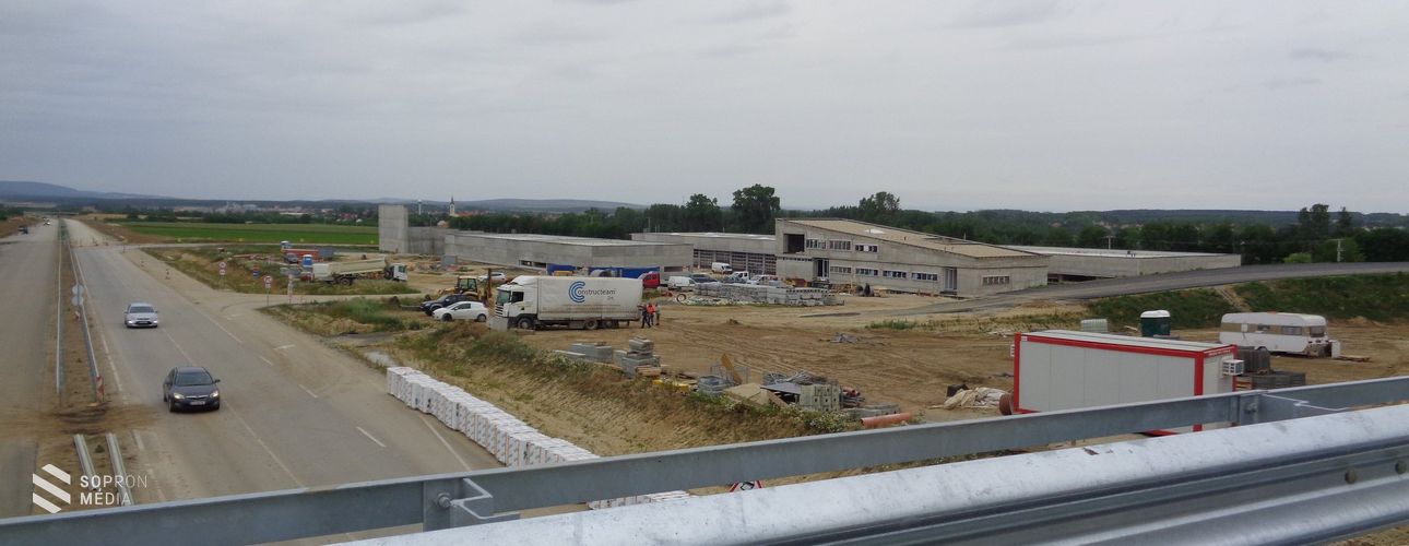 M85: forgalmi rend változás az autóút építése miatt, a 84-es főúton, Nagycenknél!