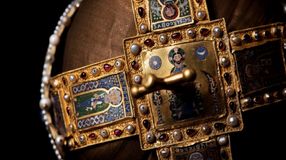 Filmbemutató: A Szent Korona 40 éve tért haza