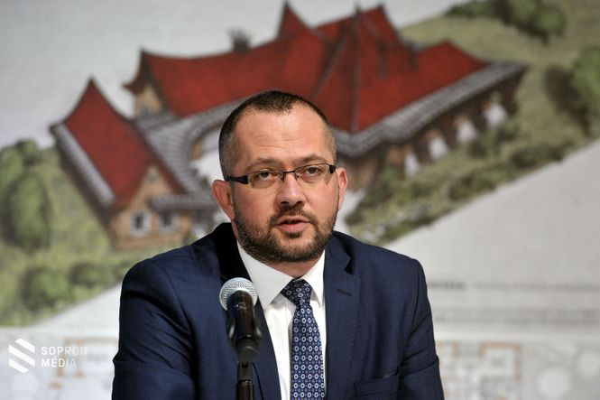 Gyopáros Alpár, a a modern települések fejlesztéséért felelős kormánybiztos