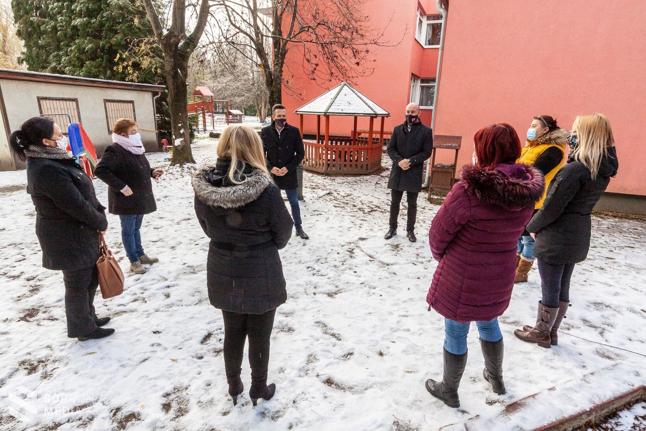 Személyesen mond köszönetet a Soproni Önkormányzat az intézményeknek