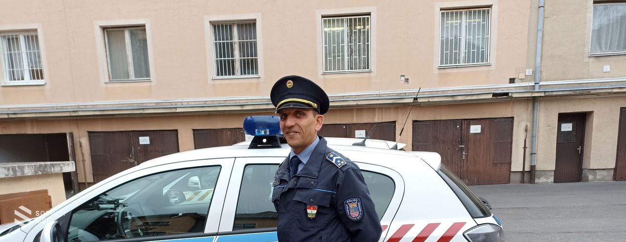 A segítségnyújtás a legfontosabb az önkéntes tűzoltóként is dolgozó rendőrnek