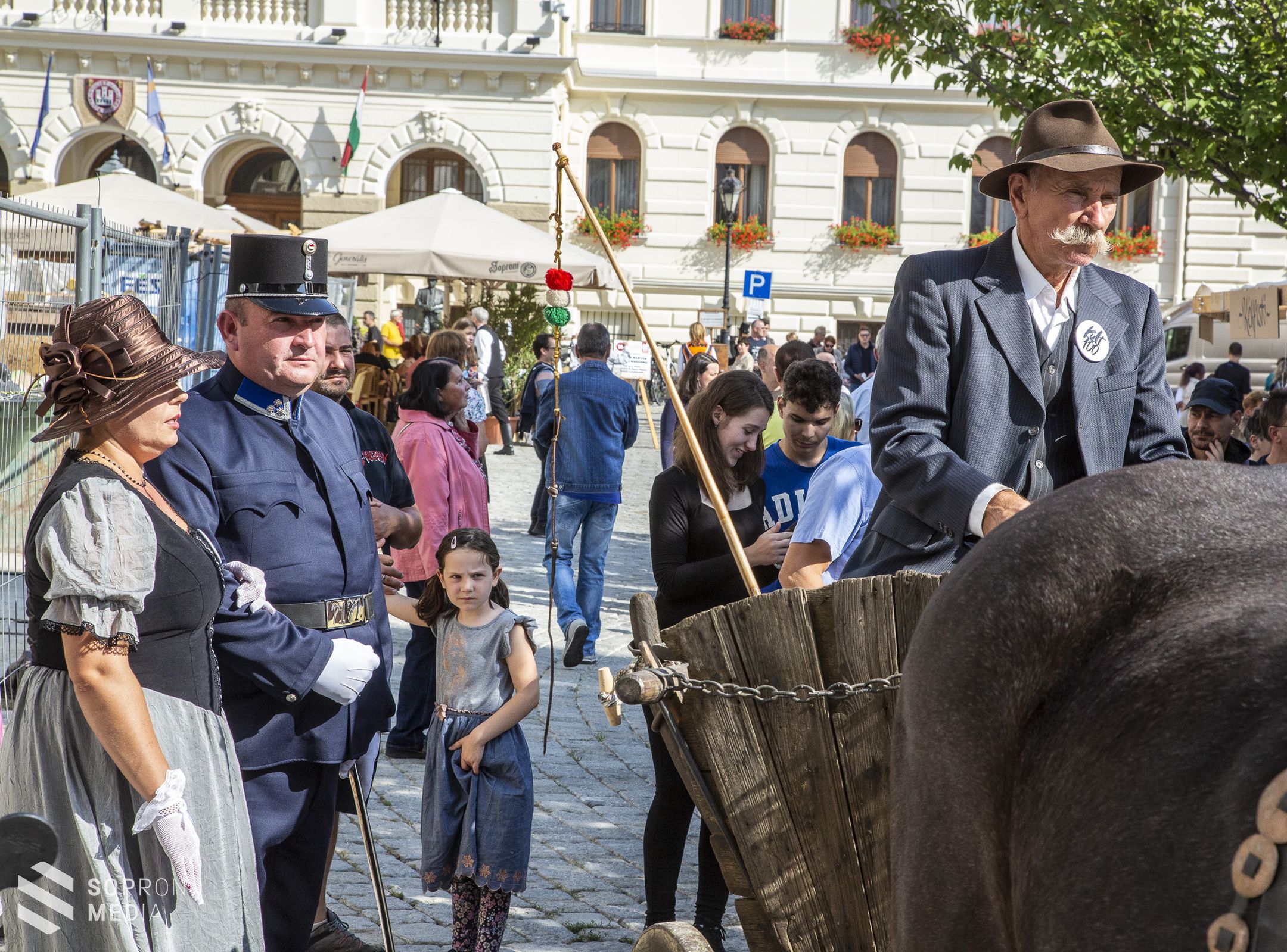 A száz évvel ezelőtti Sopron elevenedett meg a belvárosban