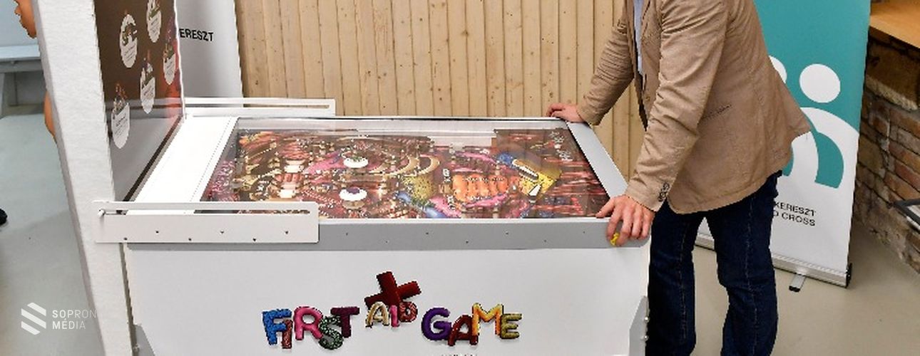 Elsősegélyre tanít egy flipperjáték