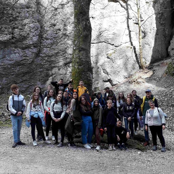 „Irodalmi és történelmi hősök Hont, Nógrád és Gömör vármegyékben, valamint a Szepességben” Határtalanul! program  (Lövői és zsirai 7. osztályosok)