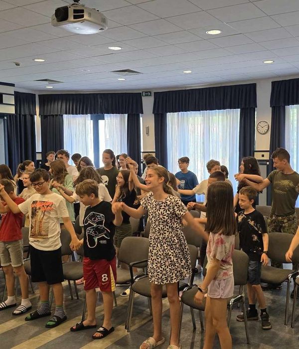 Isten velünk van minden helyzetben