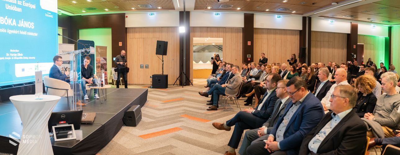 Folytatódik az iCon gazdaságpolitikai konferencia.