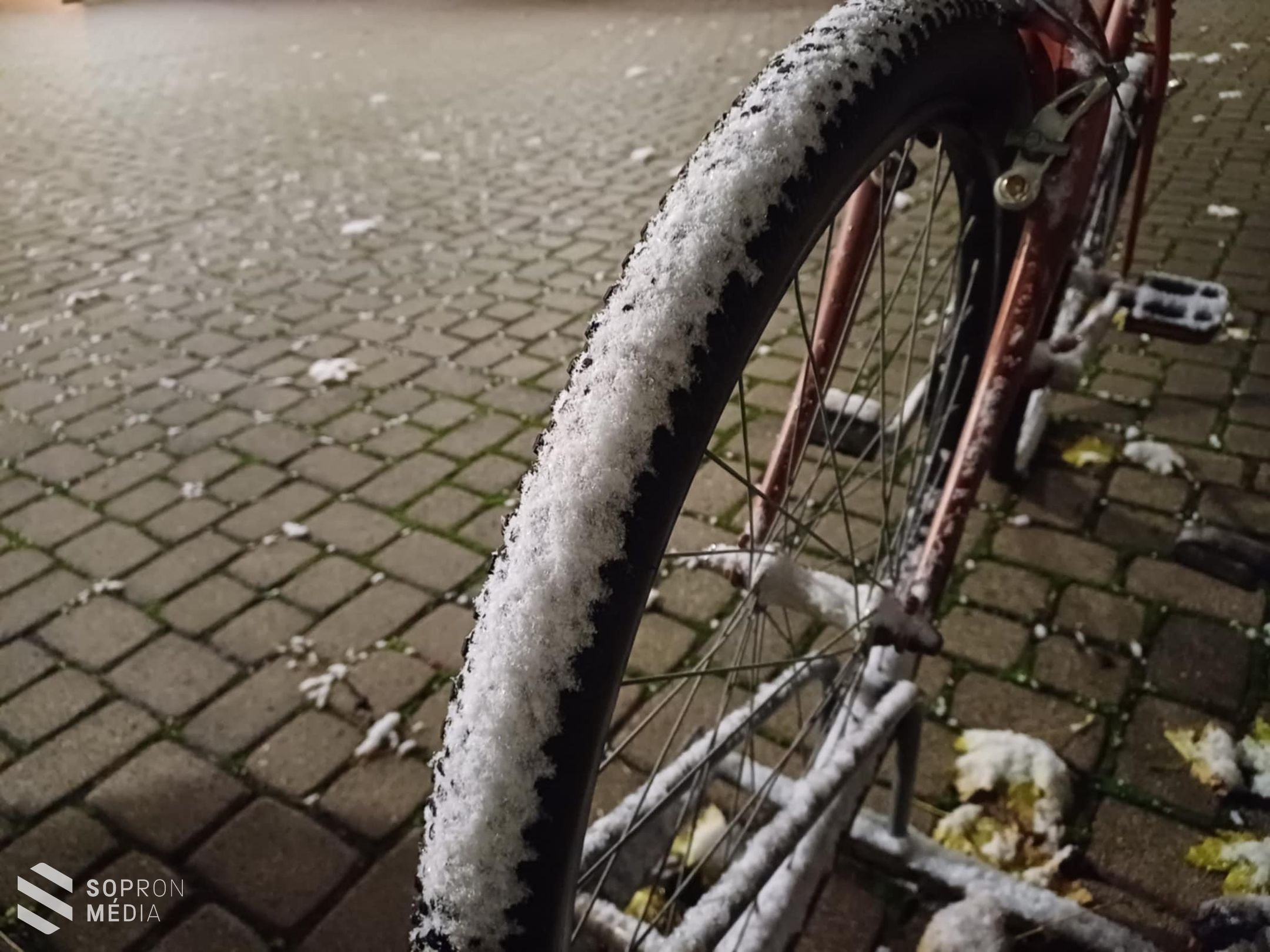 Kifehéredett a táj Sopronban