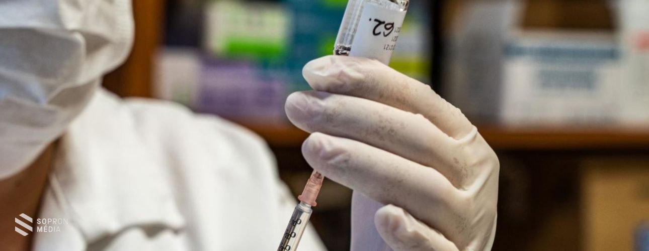 Újabb csoportoknak nyílik meg a védőoltás lehetősége