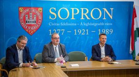 Dr. Farkas Ciprián a KAS régi és új vezetőjével egyeztetett