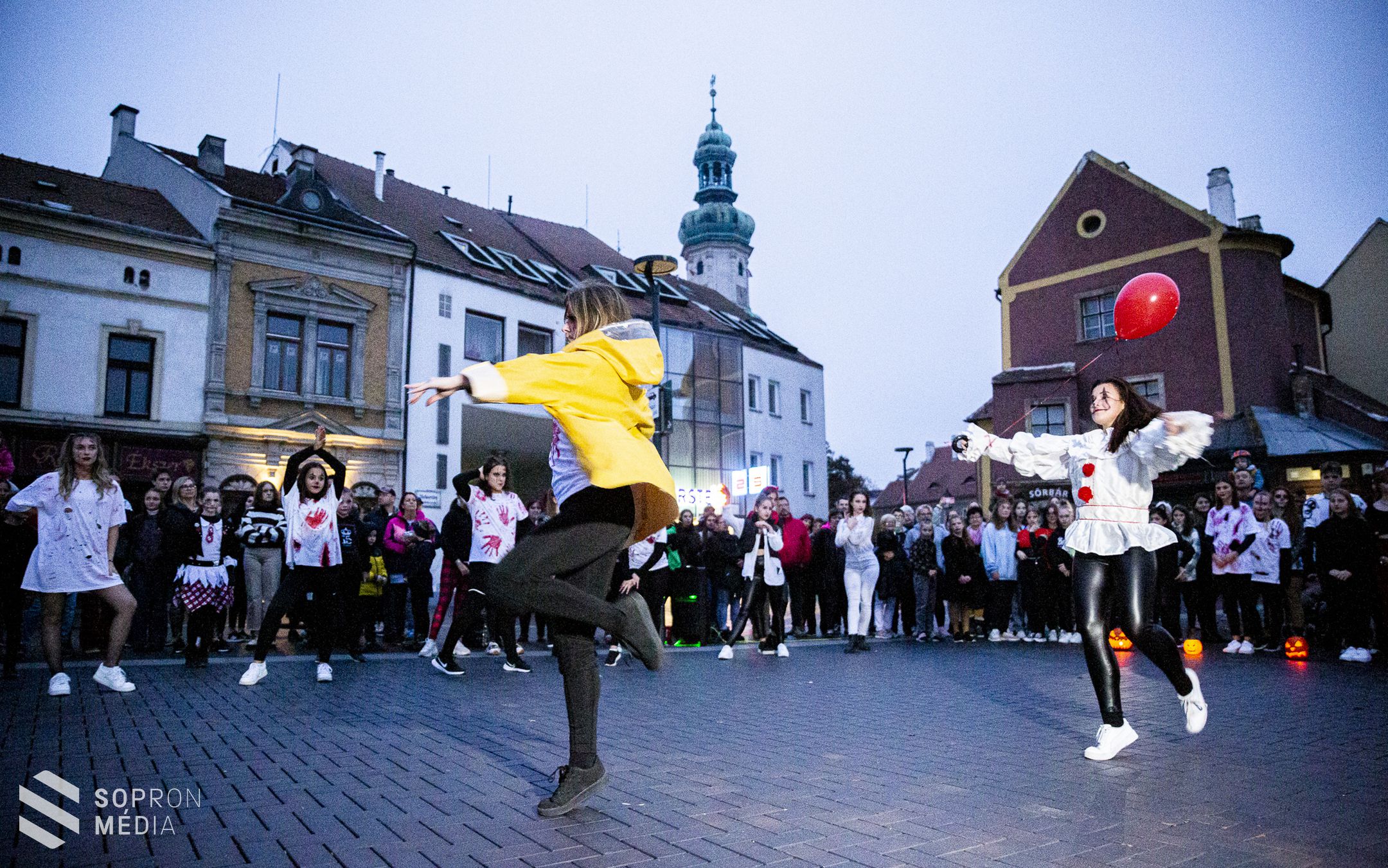 Látványos flashmobbal varázsolta el a közönséget a Dirty Dance Sopron