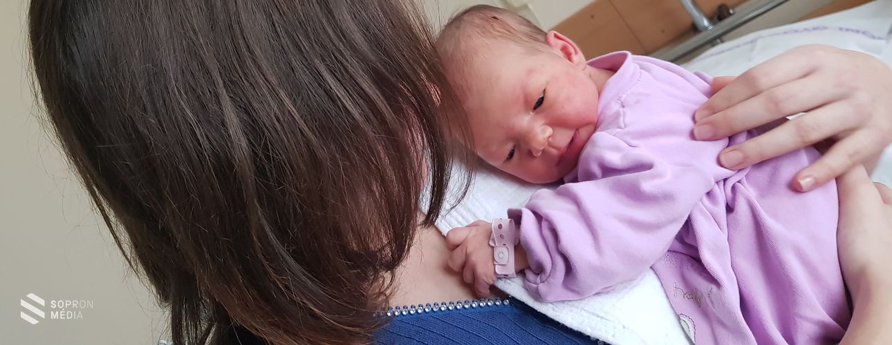 Isten hozott Gréta! - kislány Sopron idei első babája 