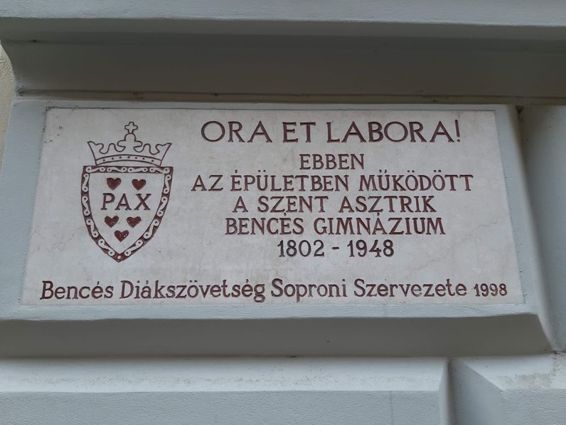 A bencések Sopronban: nagyhírű gimnázium, egy különleges templom és rendház