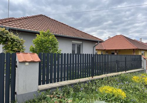 Gebogene Zaunlatten aus Stahl
