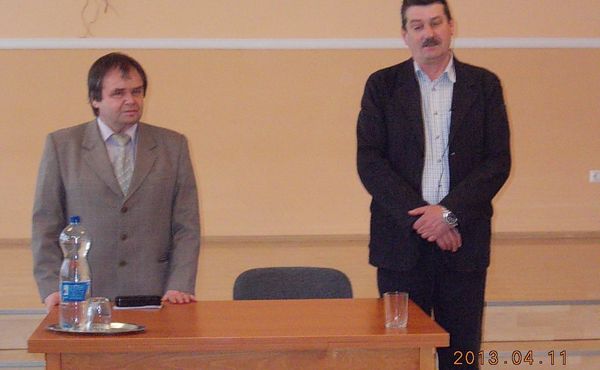 Faluházi esték 2013. április