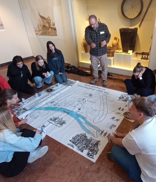 Történelmi helyszíneken, örökségek nyomában