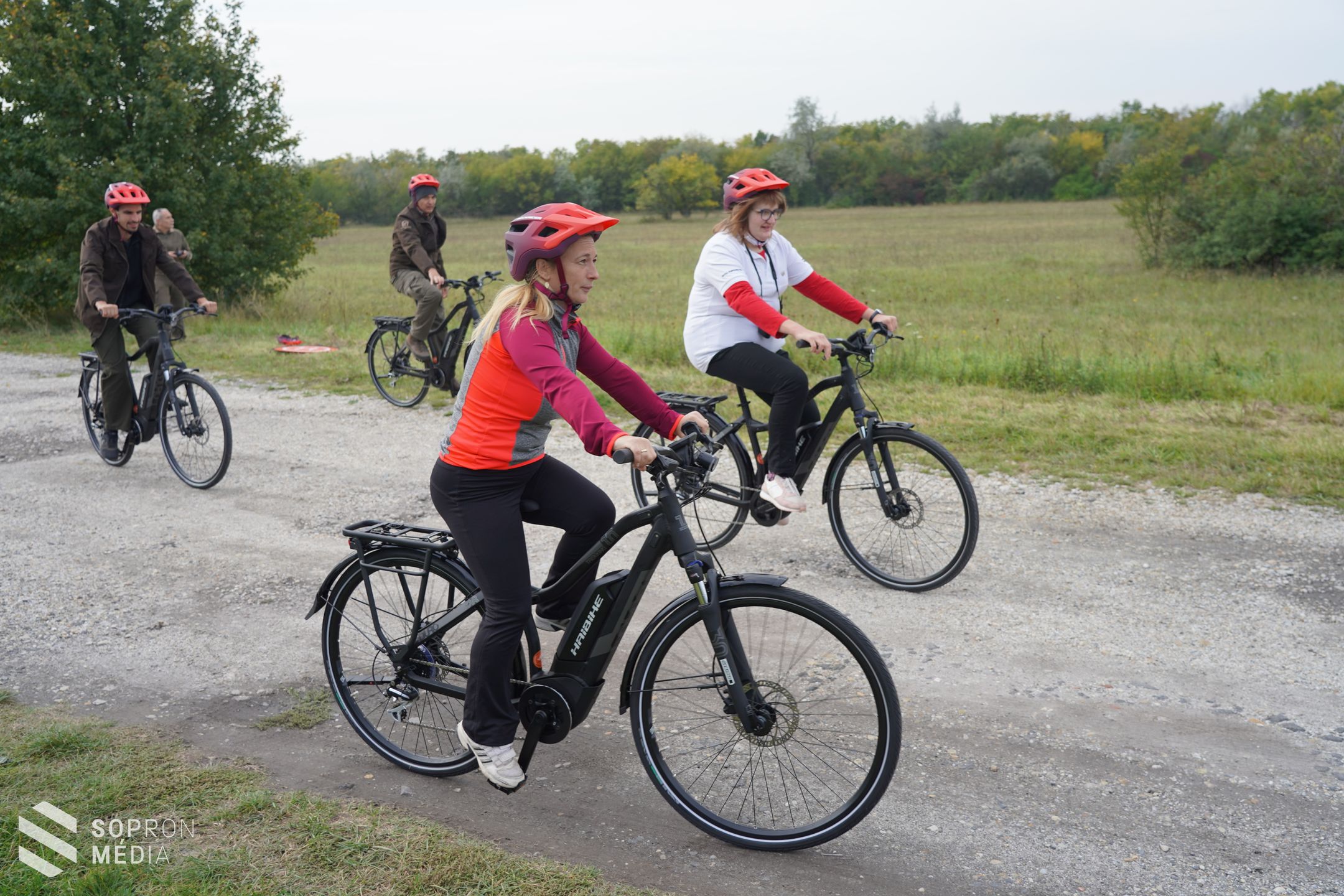 Elektromos biciklivel a Fertő-tájon - új lehetőségek a Nemzeti Parkban