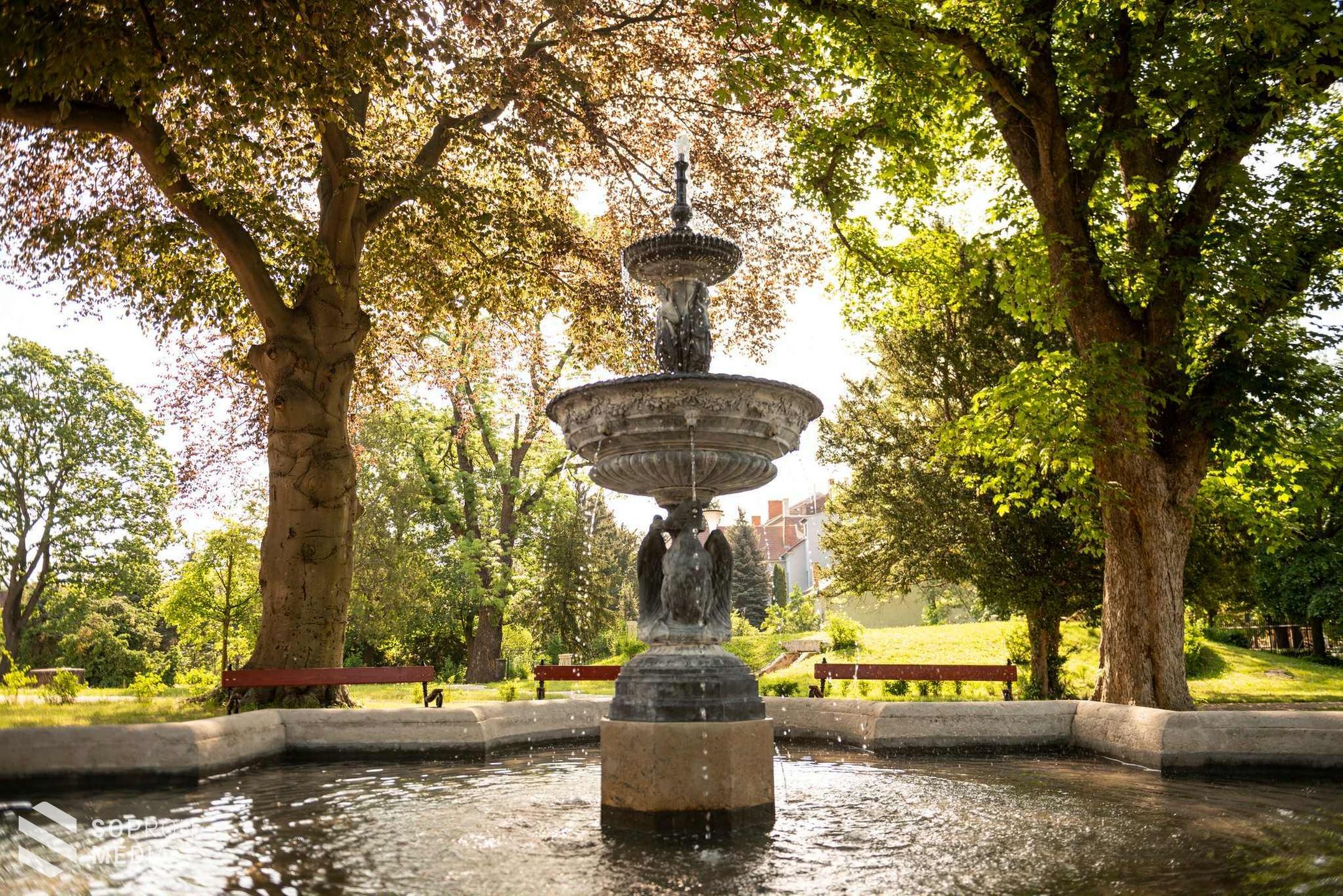 Fény, csillogás, elegancia – minden a divatról szól a Lenck-villában!