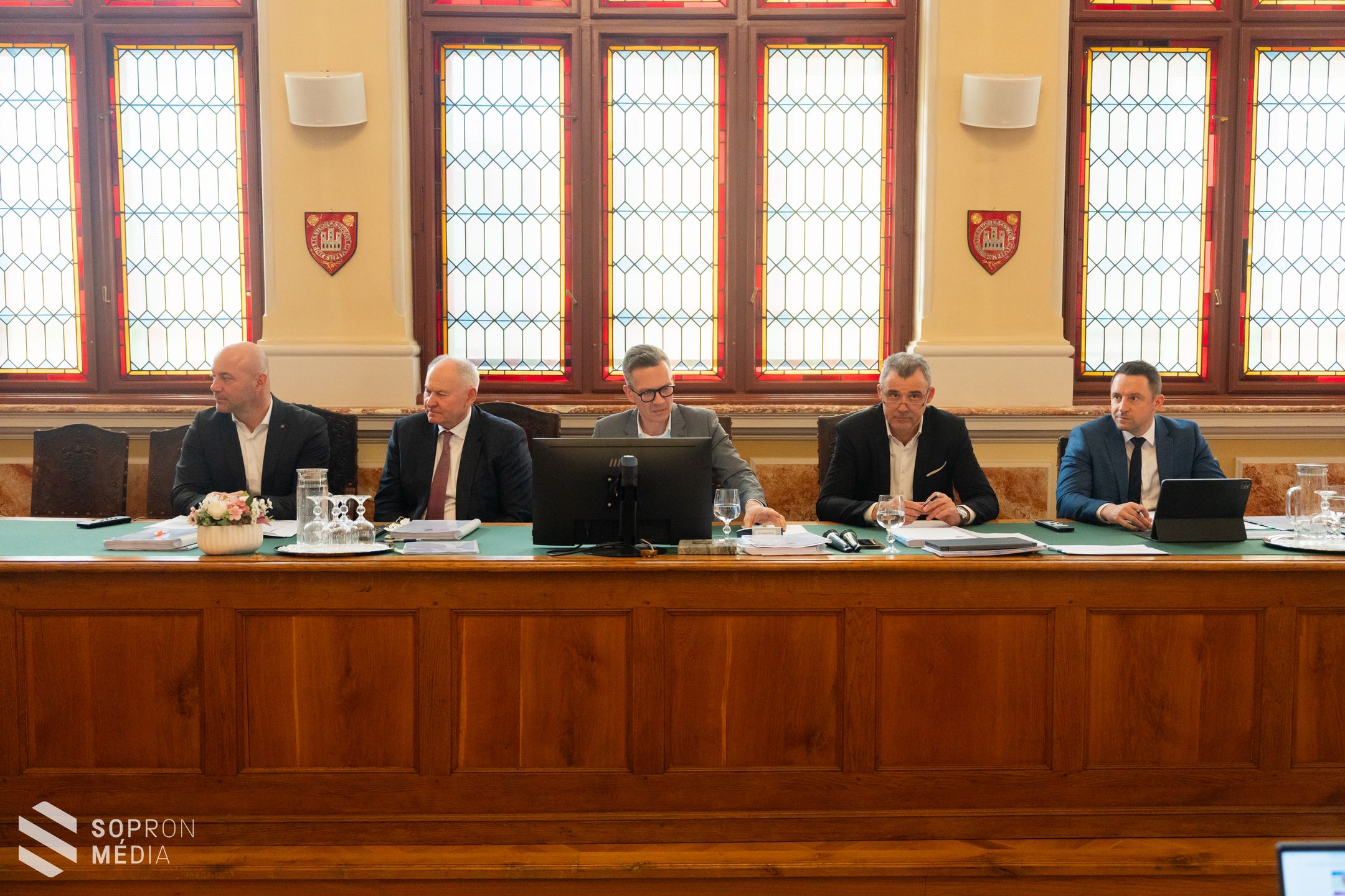 Kitüntetésekről és igazgatói pályázatok kiírásáról is döntött a közgyűlés