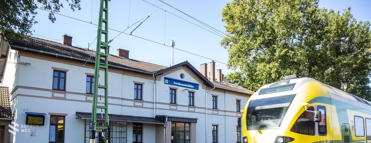 Megújult a fertőszentmiklósi állomásépület
