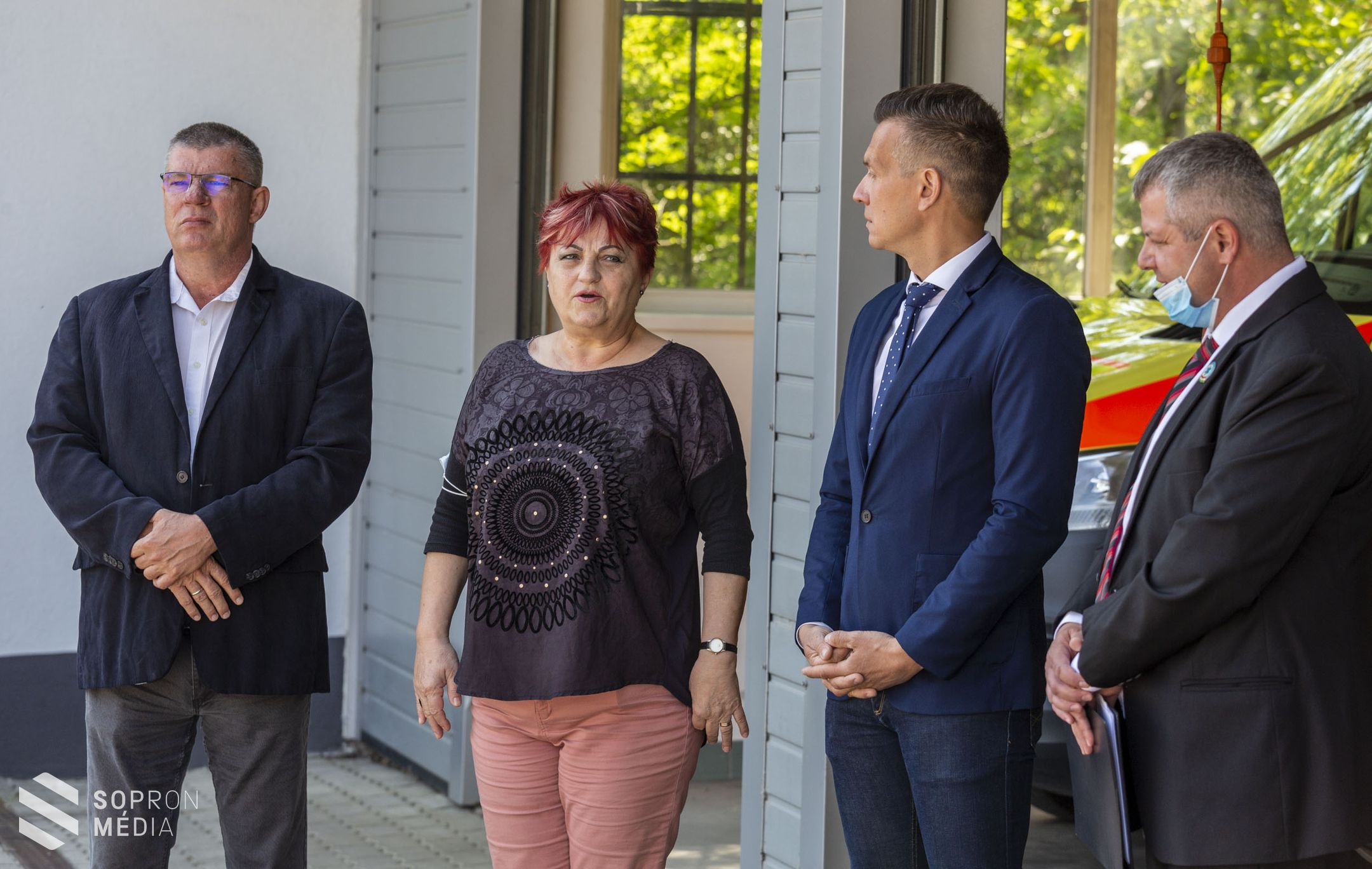 Jutalmat kaptak az önkormányzattól Sopron legelhivatottabb mentősei