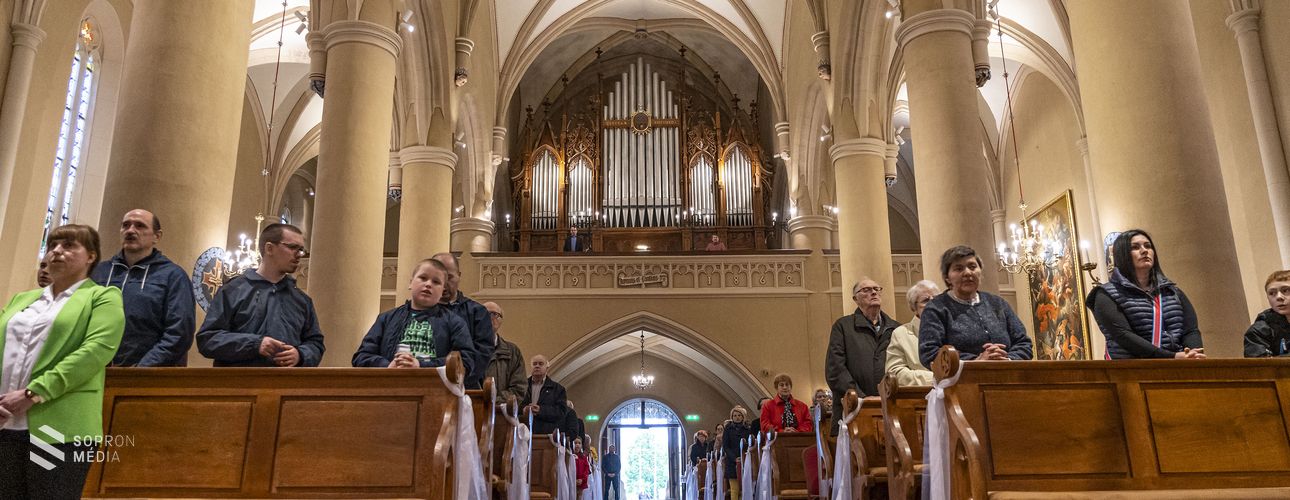 Megáldották a Szent Mihály-templom felújított orgonáját