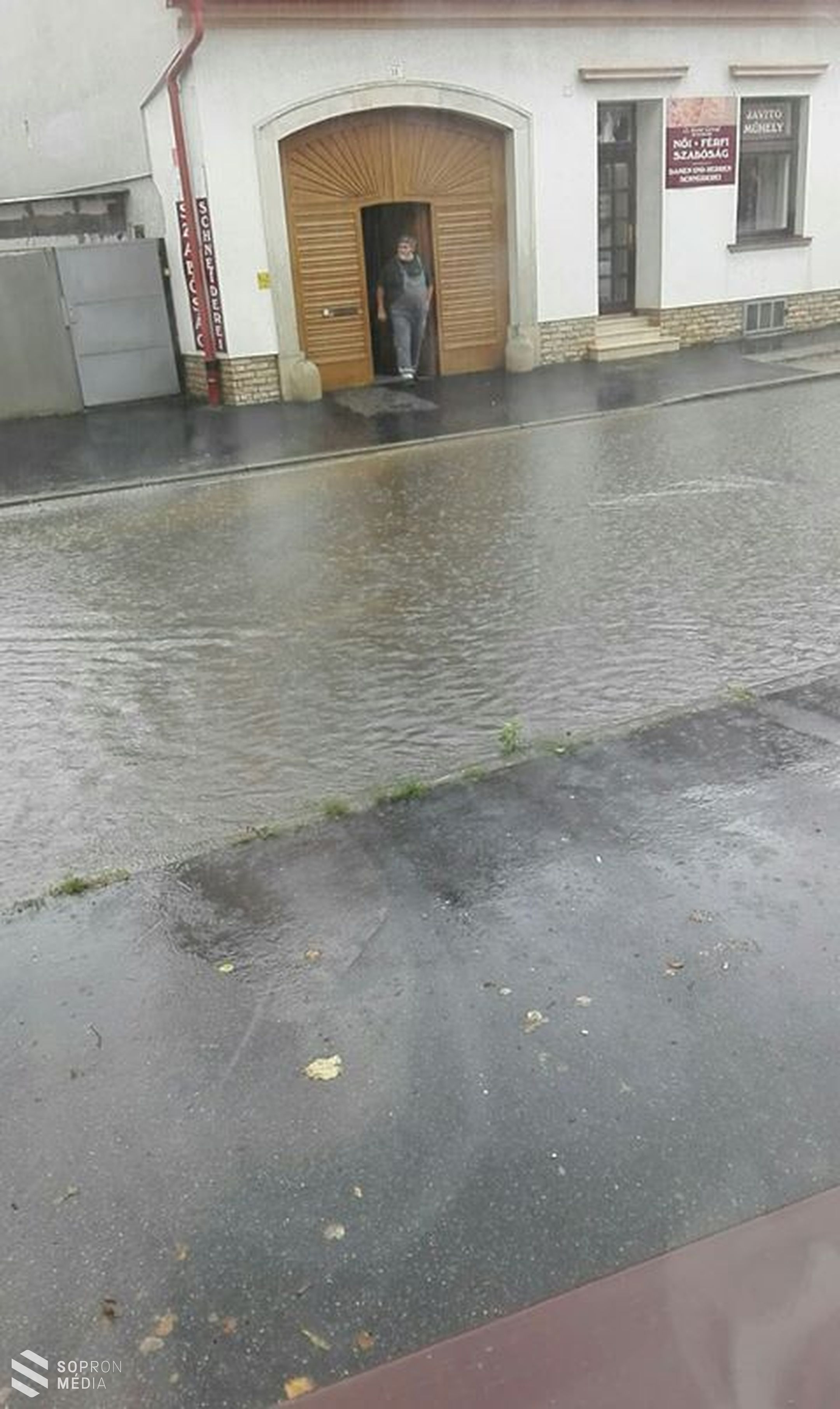 Hatalmas eső zúdult Sopronra 