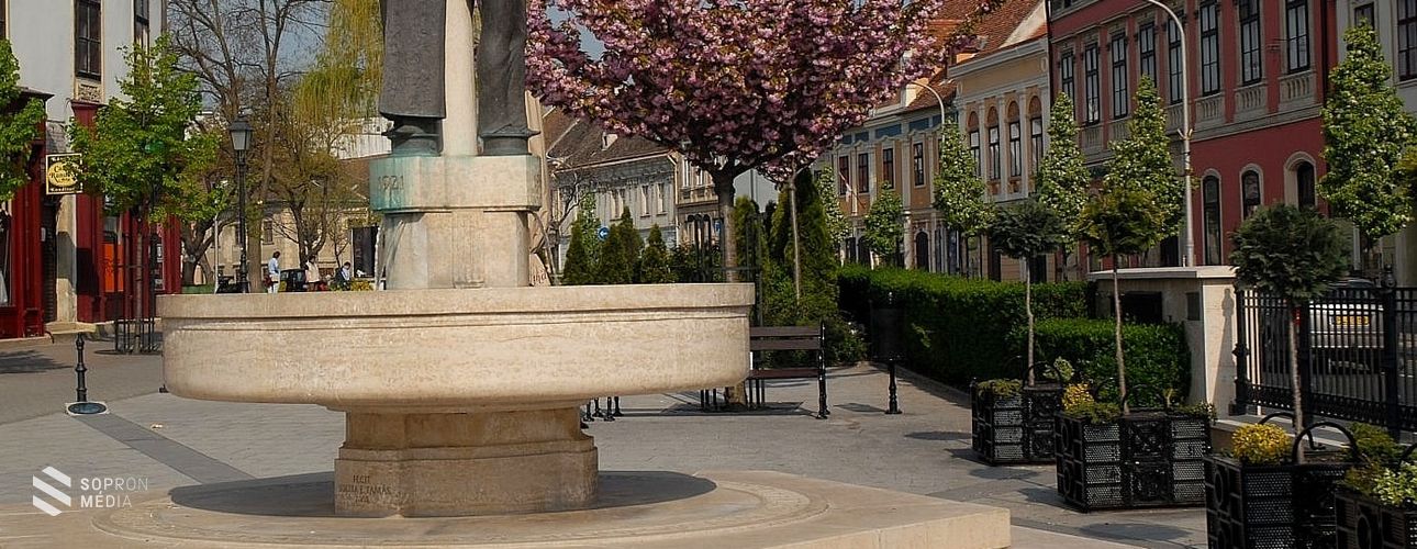 Hűség-parkot adományoz a kormány Sopron városának
