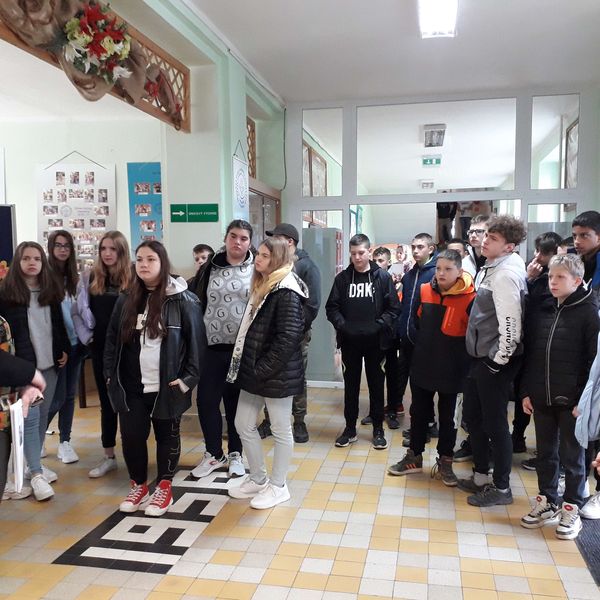 „Irodalmi és történelmi hősök Hont, Nógrád és Gömör vármegyékben, valamint a Szepességben” Határtalanul! program  (Lövői és zsirai 7. osztályosok)