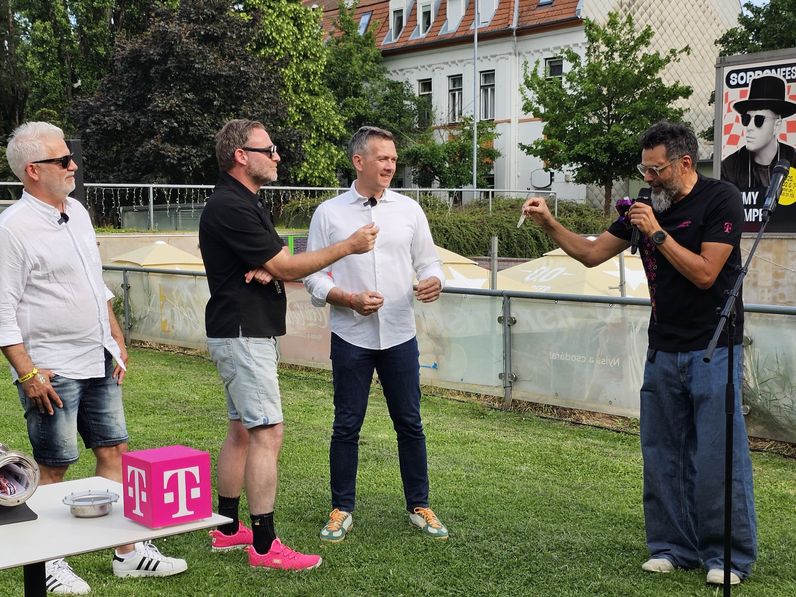 Faültetéssel és időkapszula kihelyezésével startolt el a SopronFest 0. napja