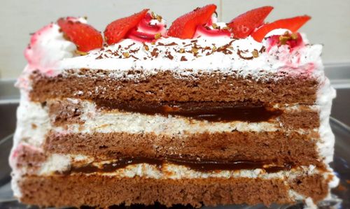 Mascarpone krémes torta folyékony csokis karamellával