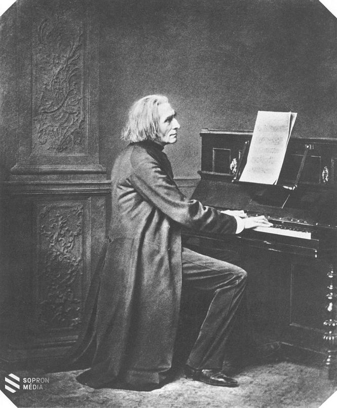 Liszt 1869 körül (Edgar Hanfstaengl litográfiája)