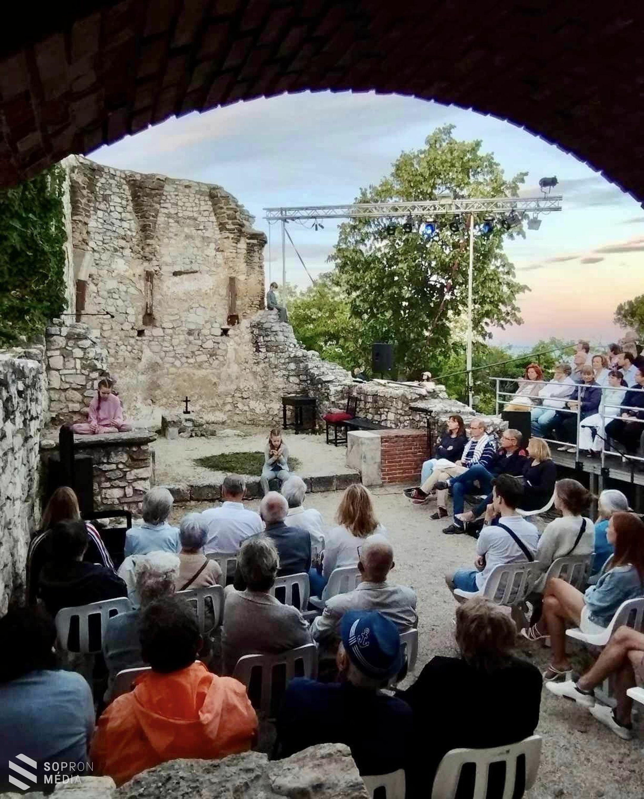 „A pacsirta” Balatonfüreden