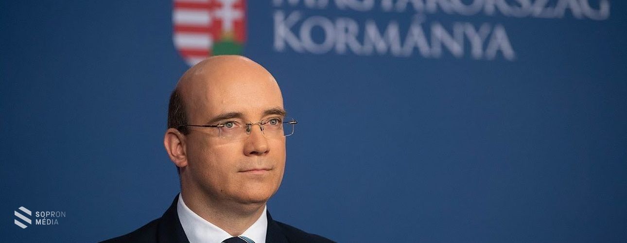 Az operatív törzs a középiskolai digitális oktatás meghosszabbítását javasolja a kormánynak