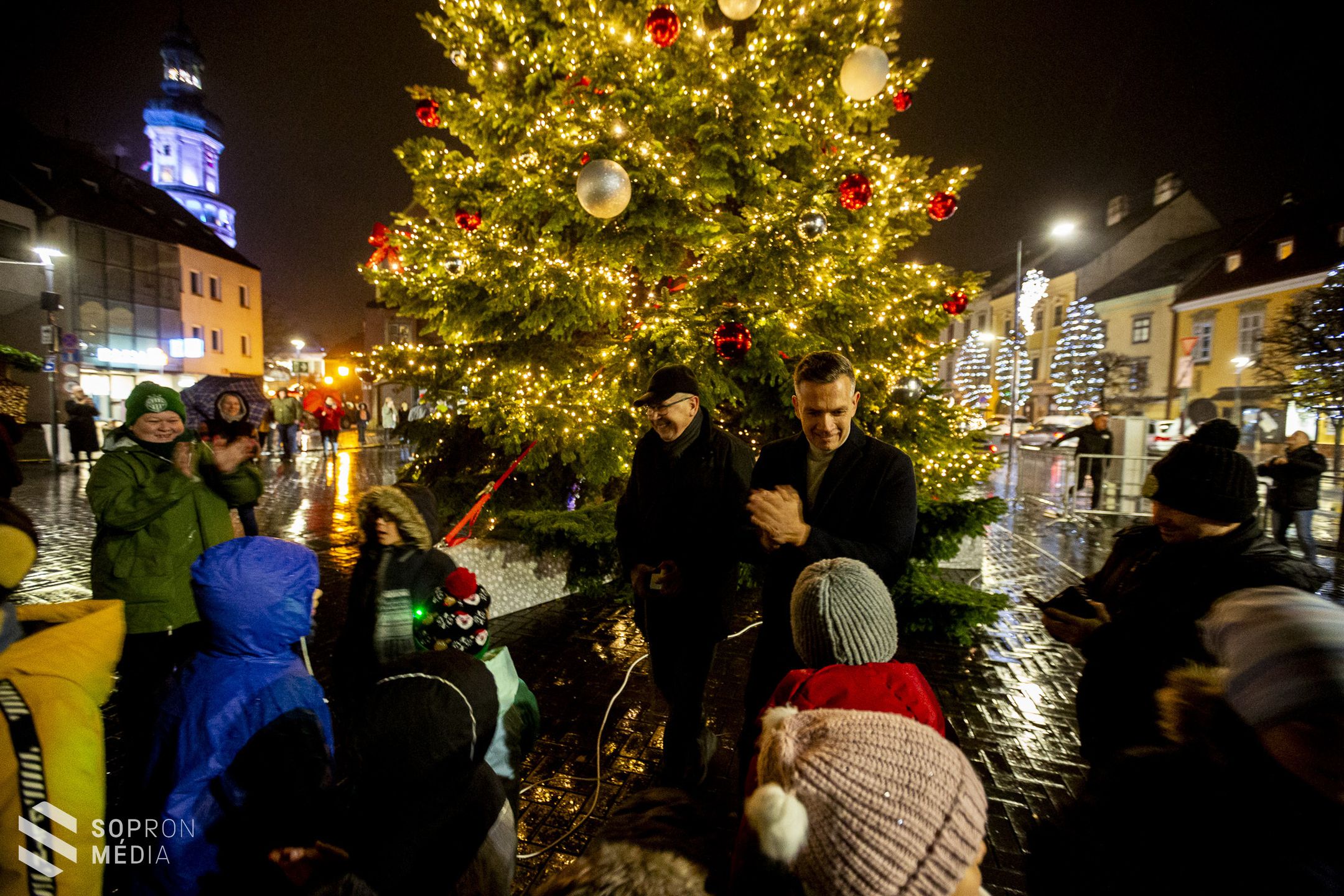 Megnyílt az adventi vásár Sopronban