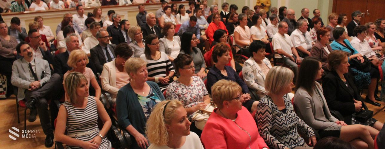 Kitüntetések az orvosi hivatás ünnepén 