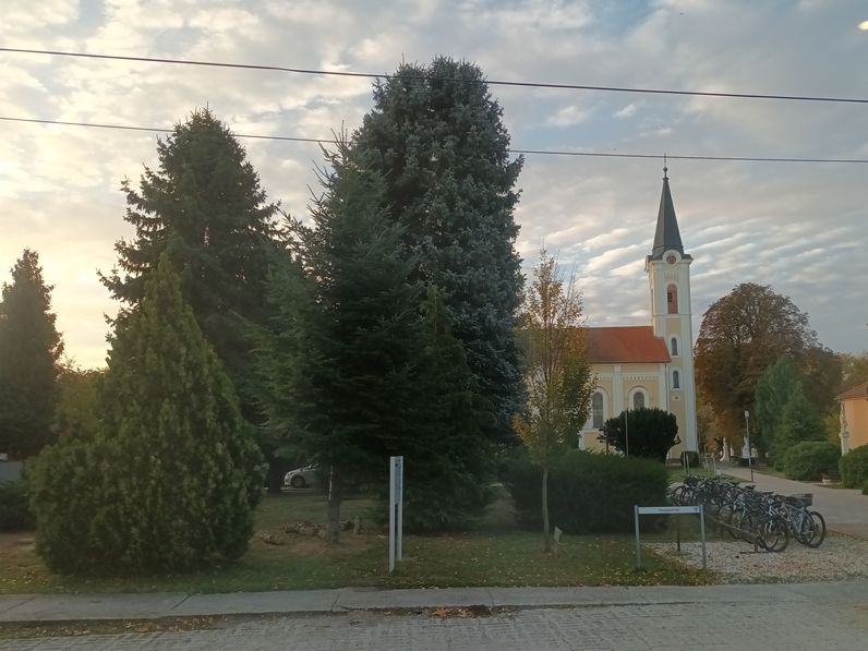 Egy nyugodt fertő-táji település évszázados emlékekkel