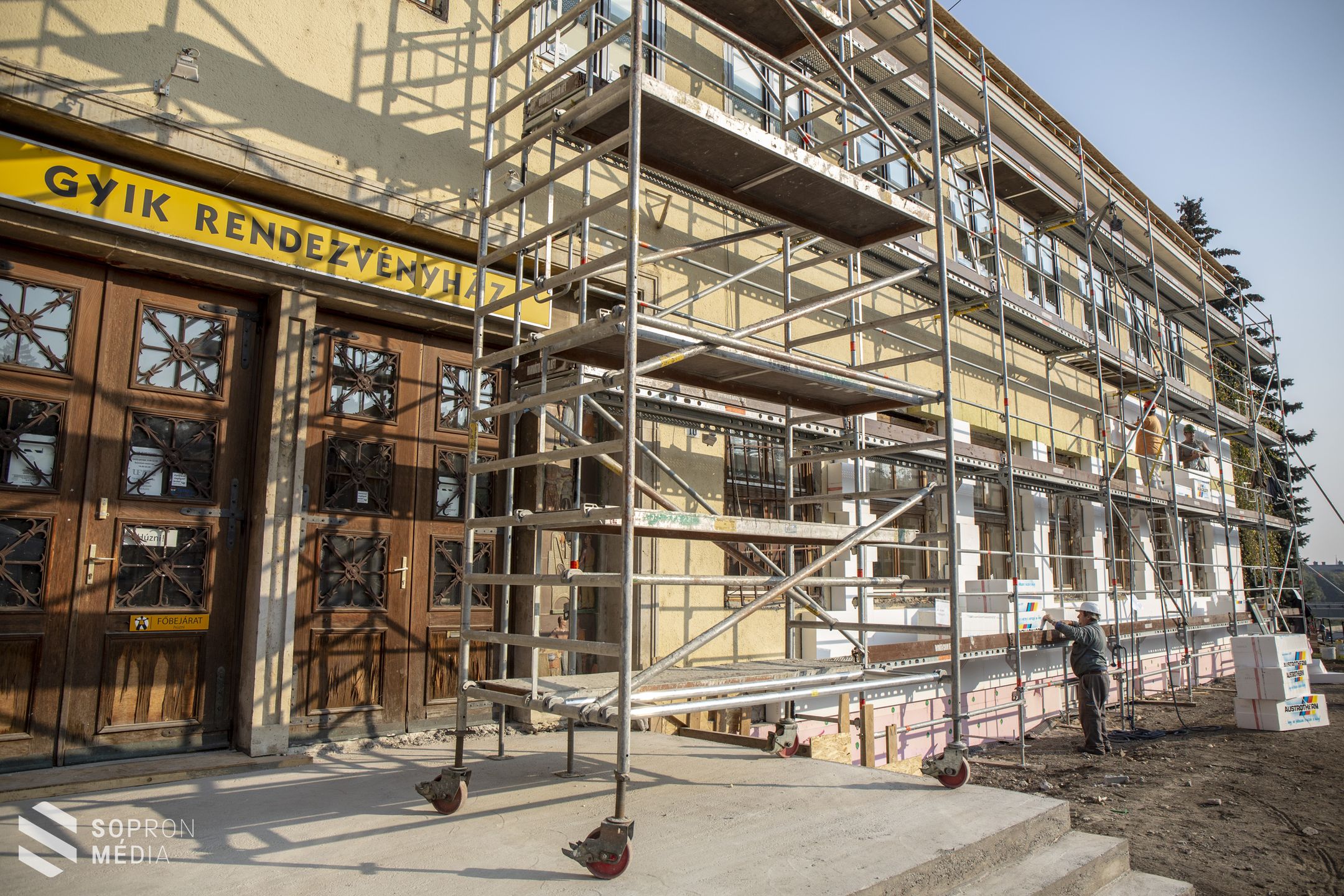 280 millió forintból újul meg a GYIK