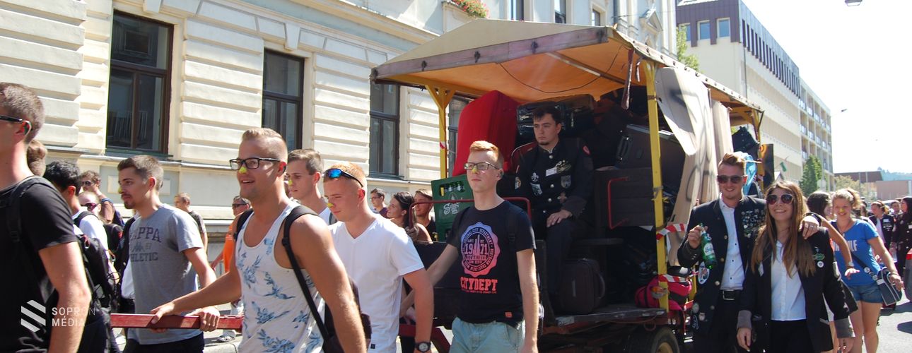 Megérkeztek a balekhét résztvevői 