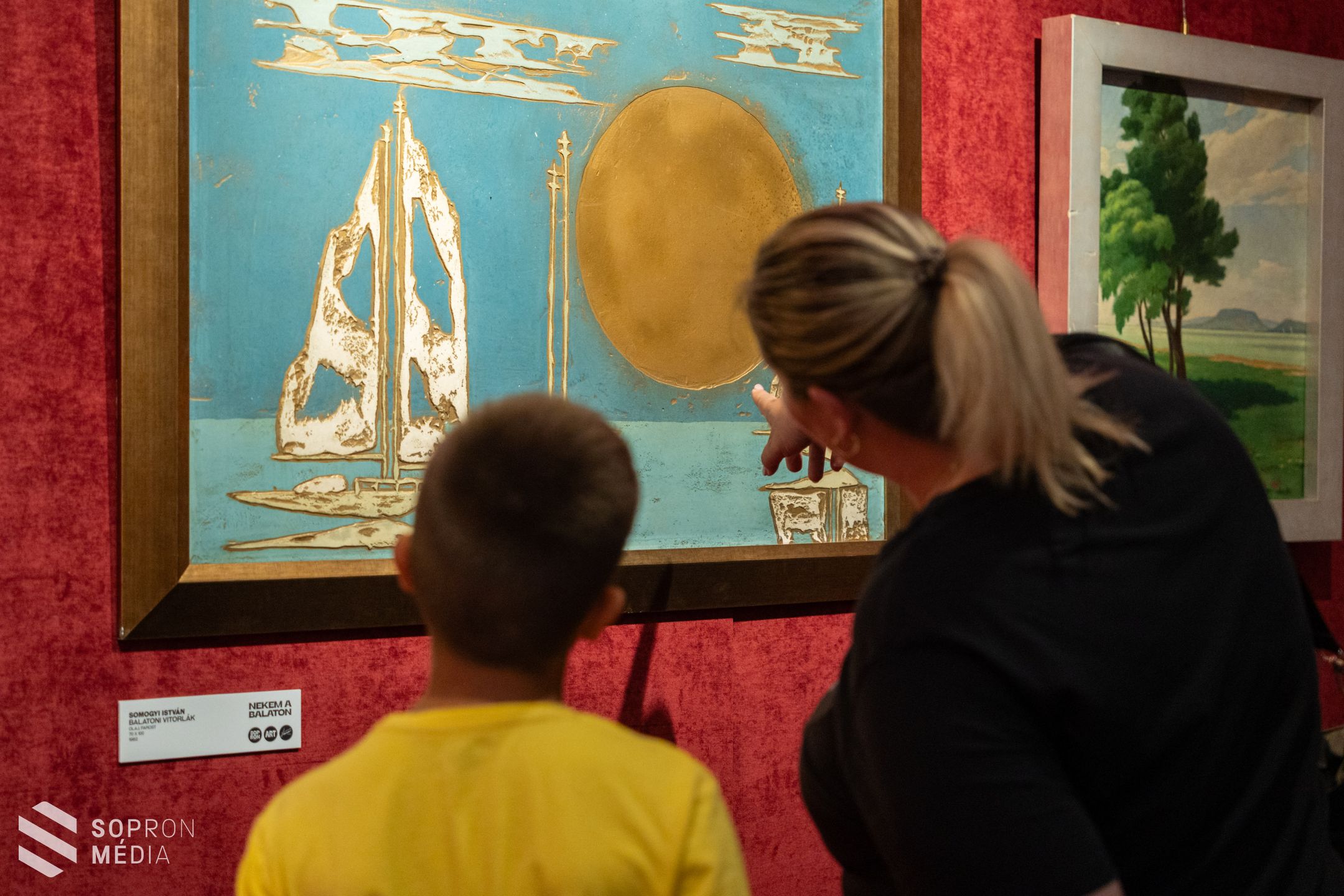 Dupla kiállítás nyílt a Munkácsy teremben