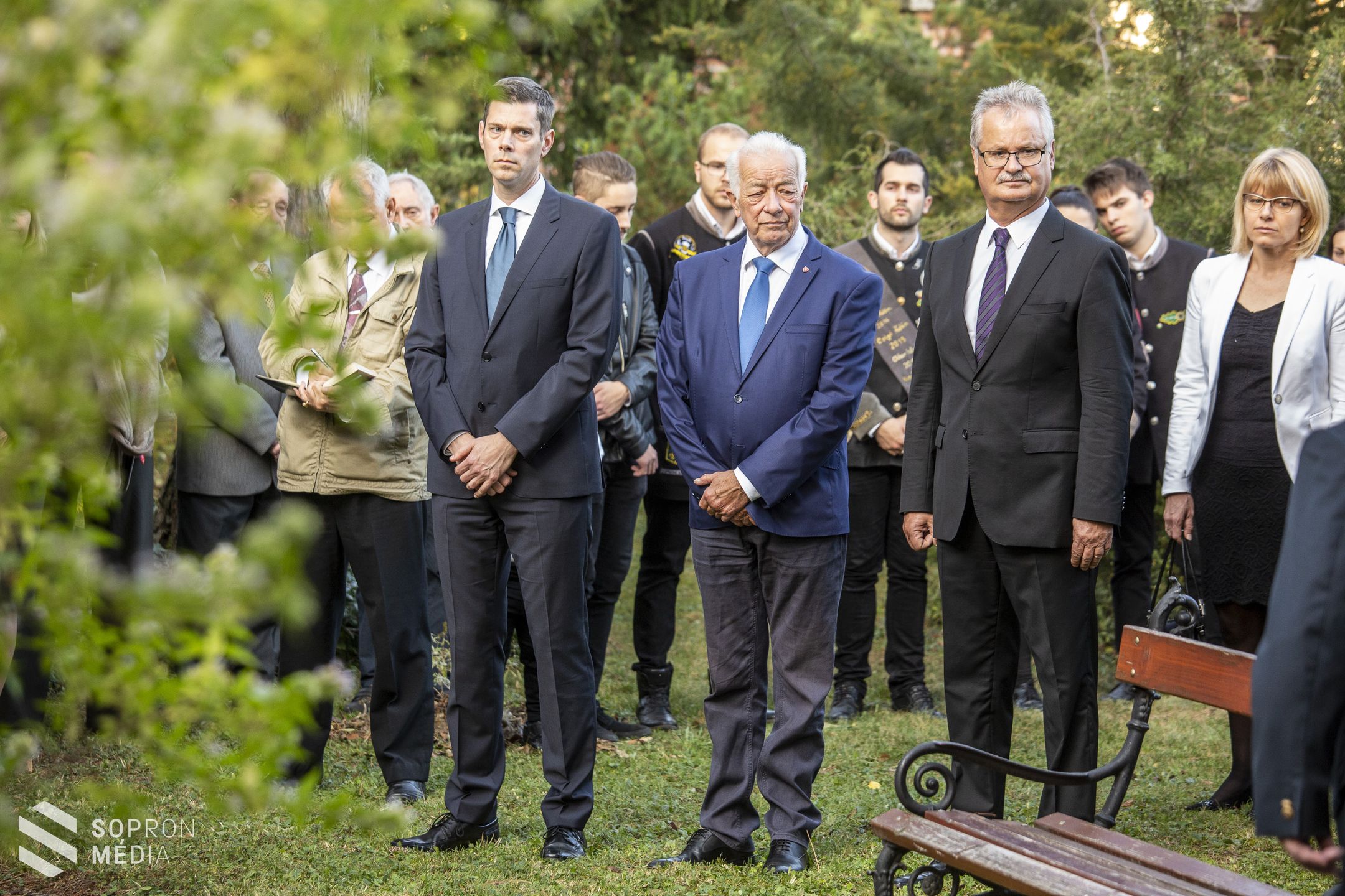 A vér nélküli forradalom hősei előtt tisztelgett az egyetem