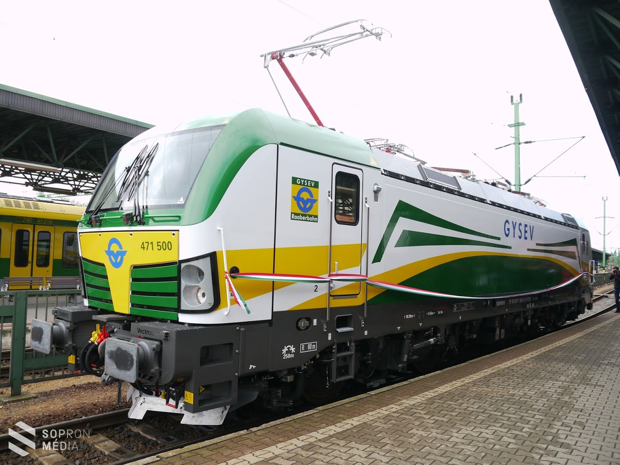 Megérkezett az első két Siemens Vectron a GYSEV flottájába