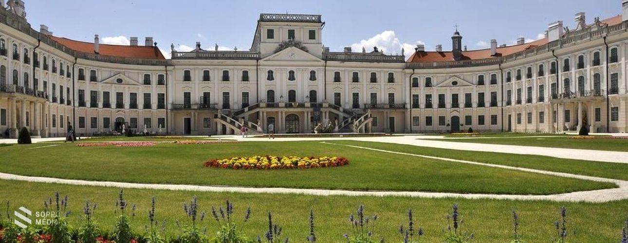 Pál István Szalonna és bandája Eszterházán