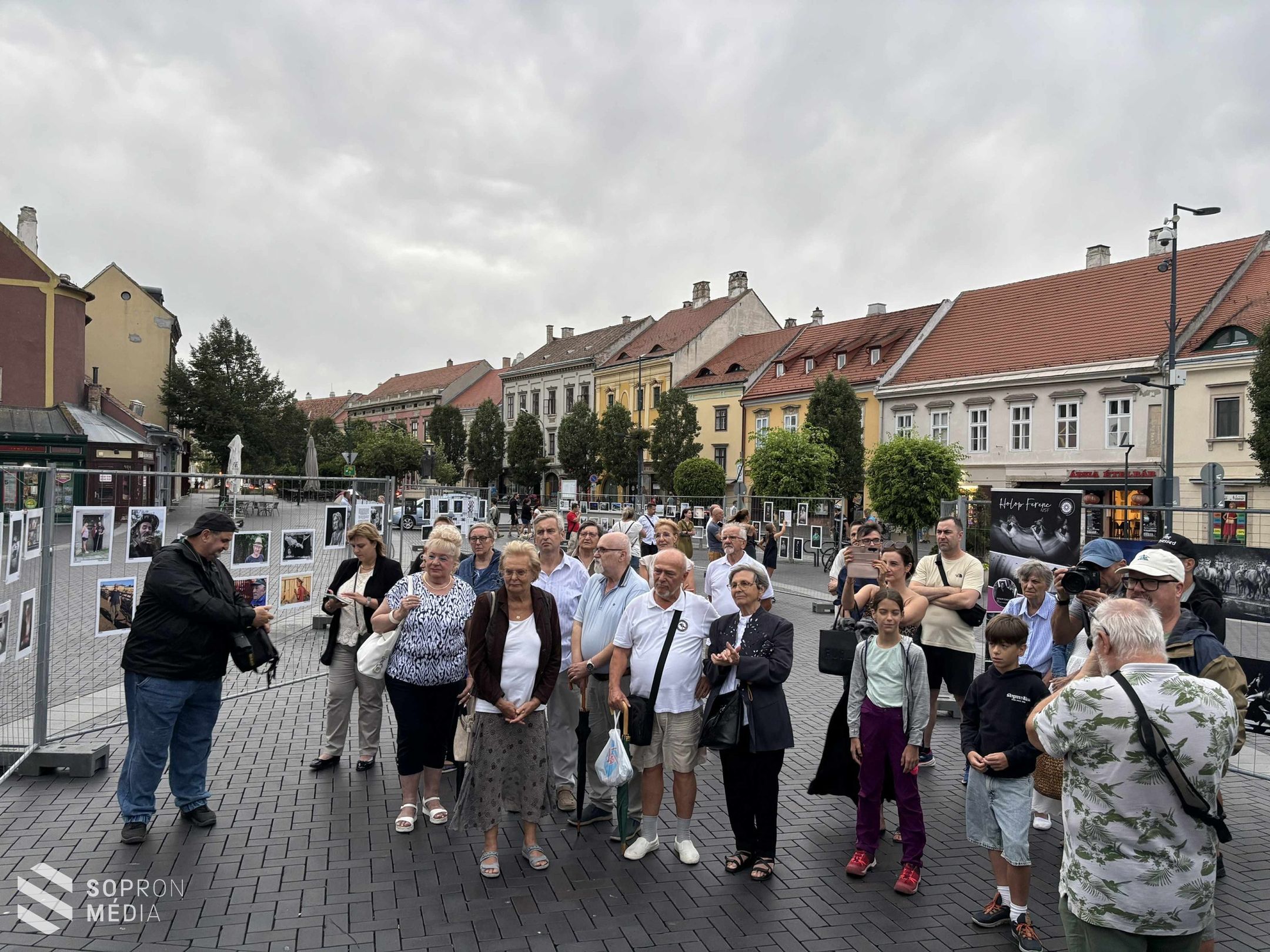 Megnyílt a szabadtéri kiállítás a magyar fotográfia napja alkalmából