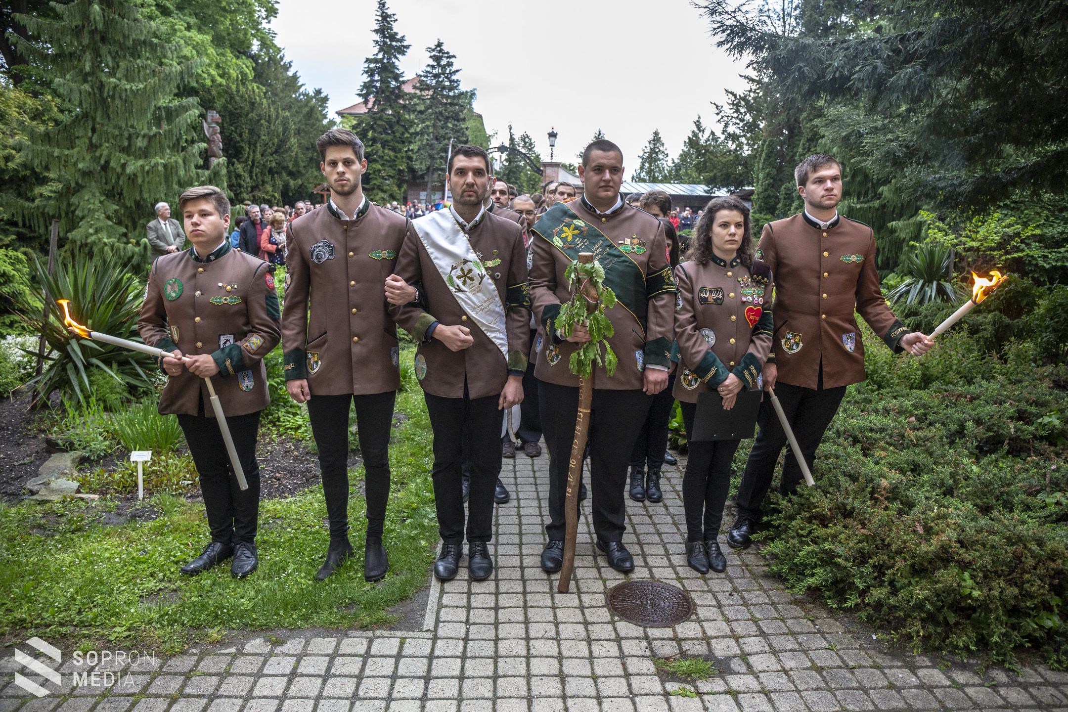 "Sohasem feledünk téged, Sopron!"