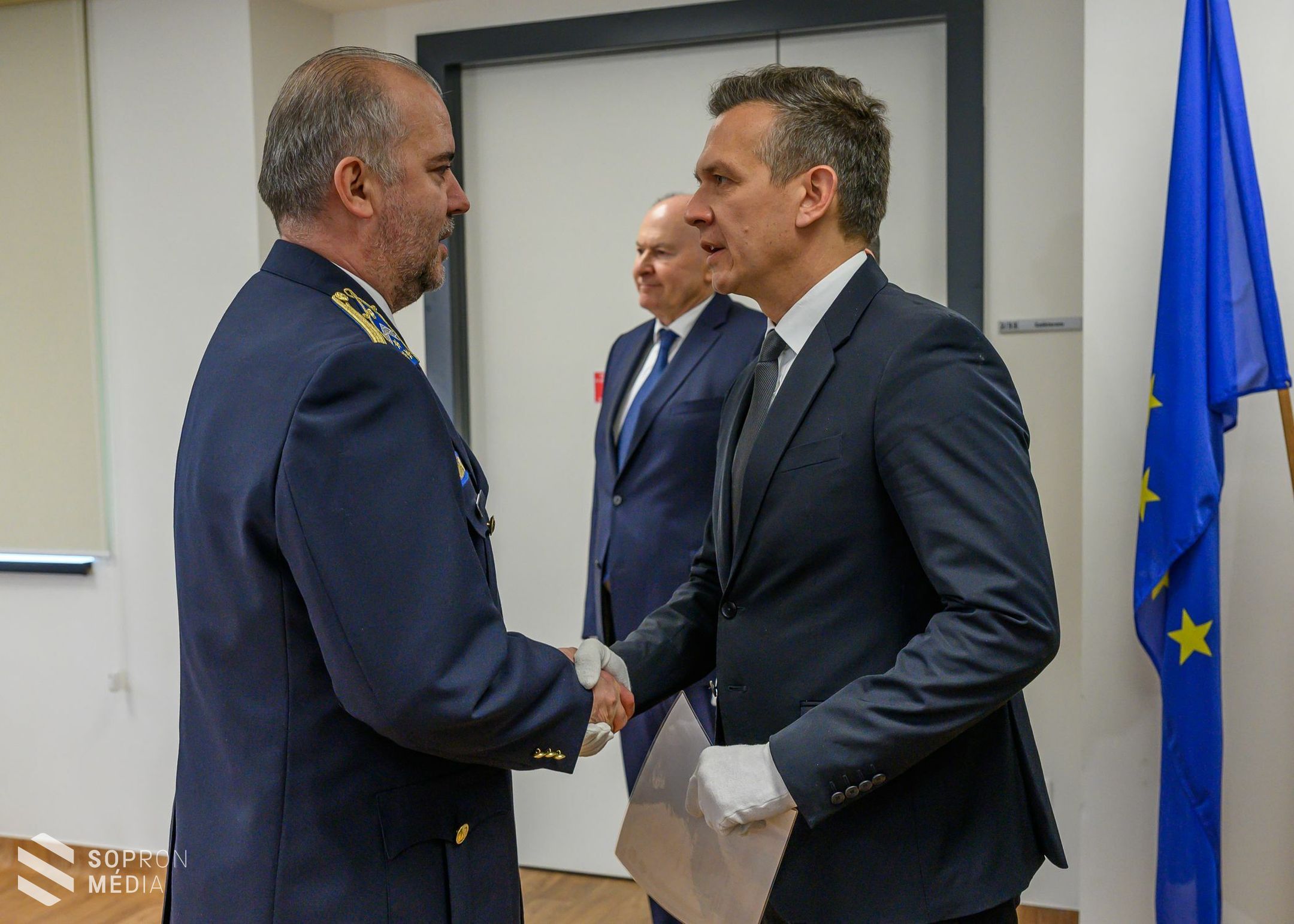 A Soproni Rendőrkapitányság munkatársait díjazták