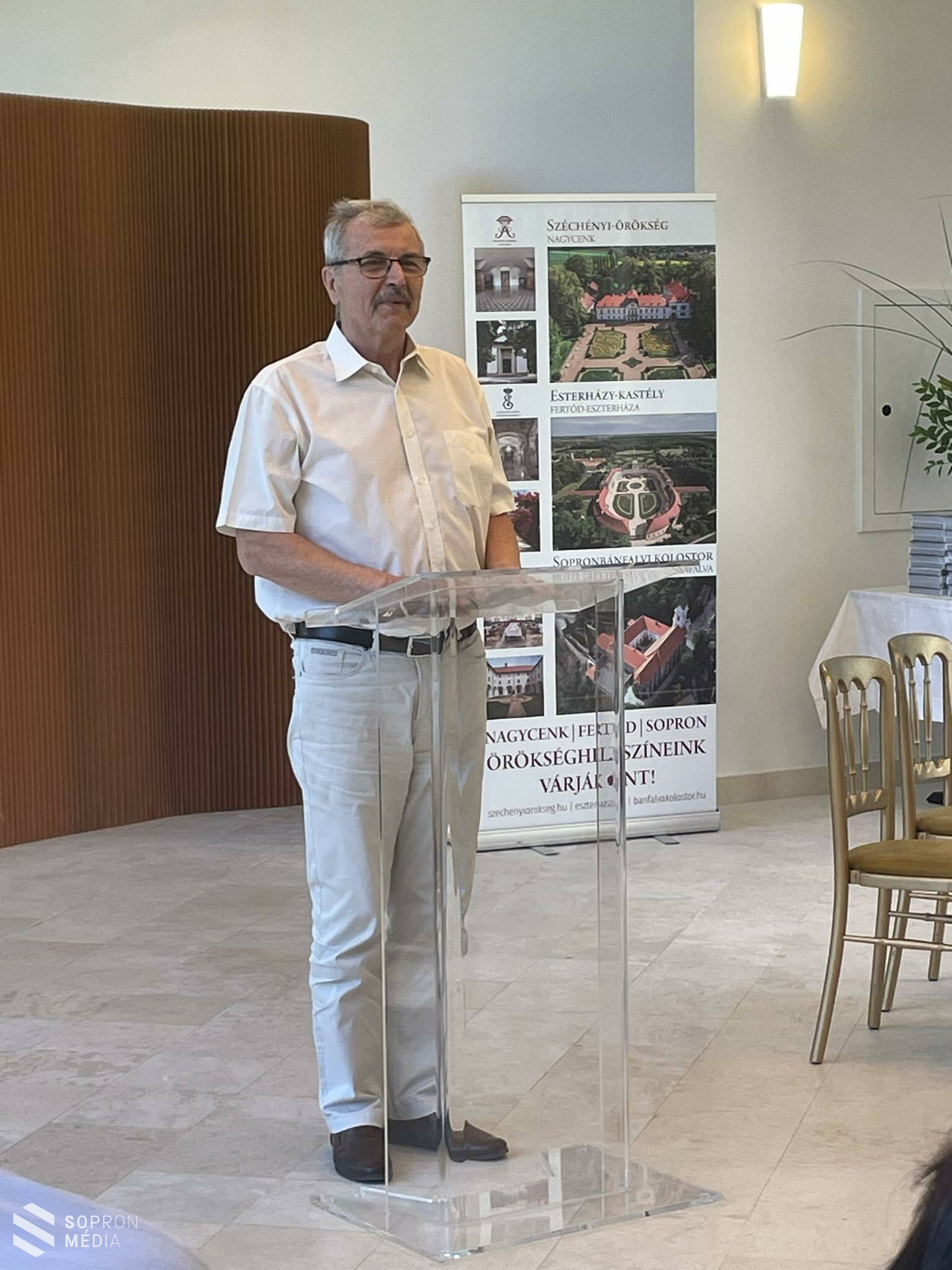 Nagycenki képek a rendszerváltástól napjainkig – Könyvbemutató