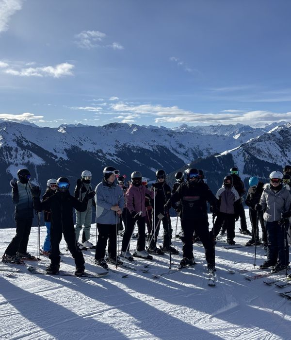 Siklás a felhők felett